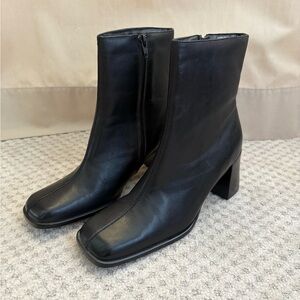 White Mountain leather boots